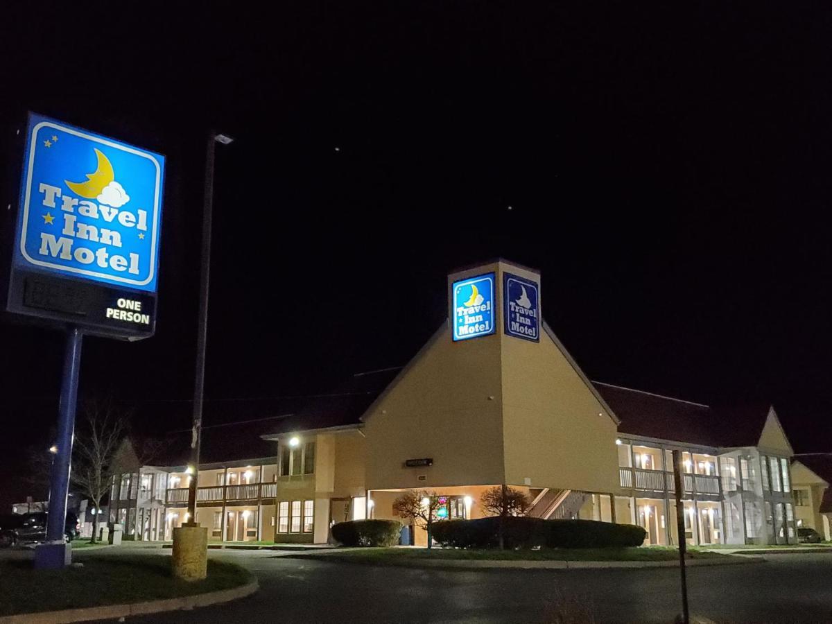 Travel Inn Motel Hartford Exterior foto